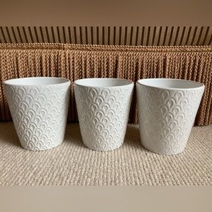 Set of 3 White Textured Ceramic Planters